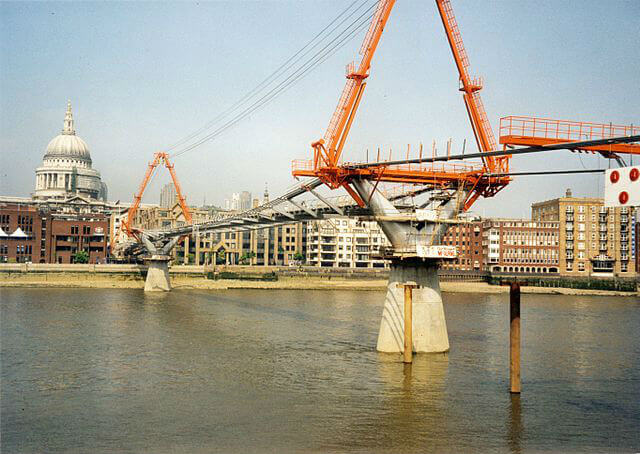 Millenium Bridge Construction